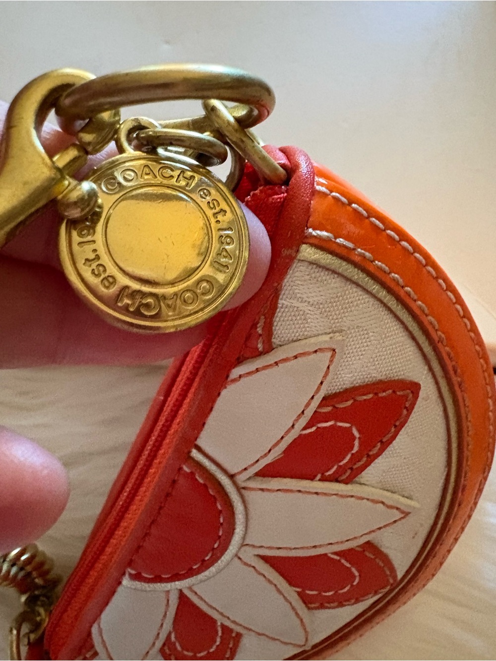 Y2K COACH VINTAGE HALF MOON LEATHER ORANGE FRUIT SLICE FLOWER WRISTLET KEYCHAIN - Picture 6 of 15